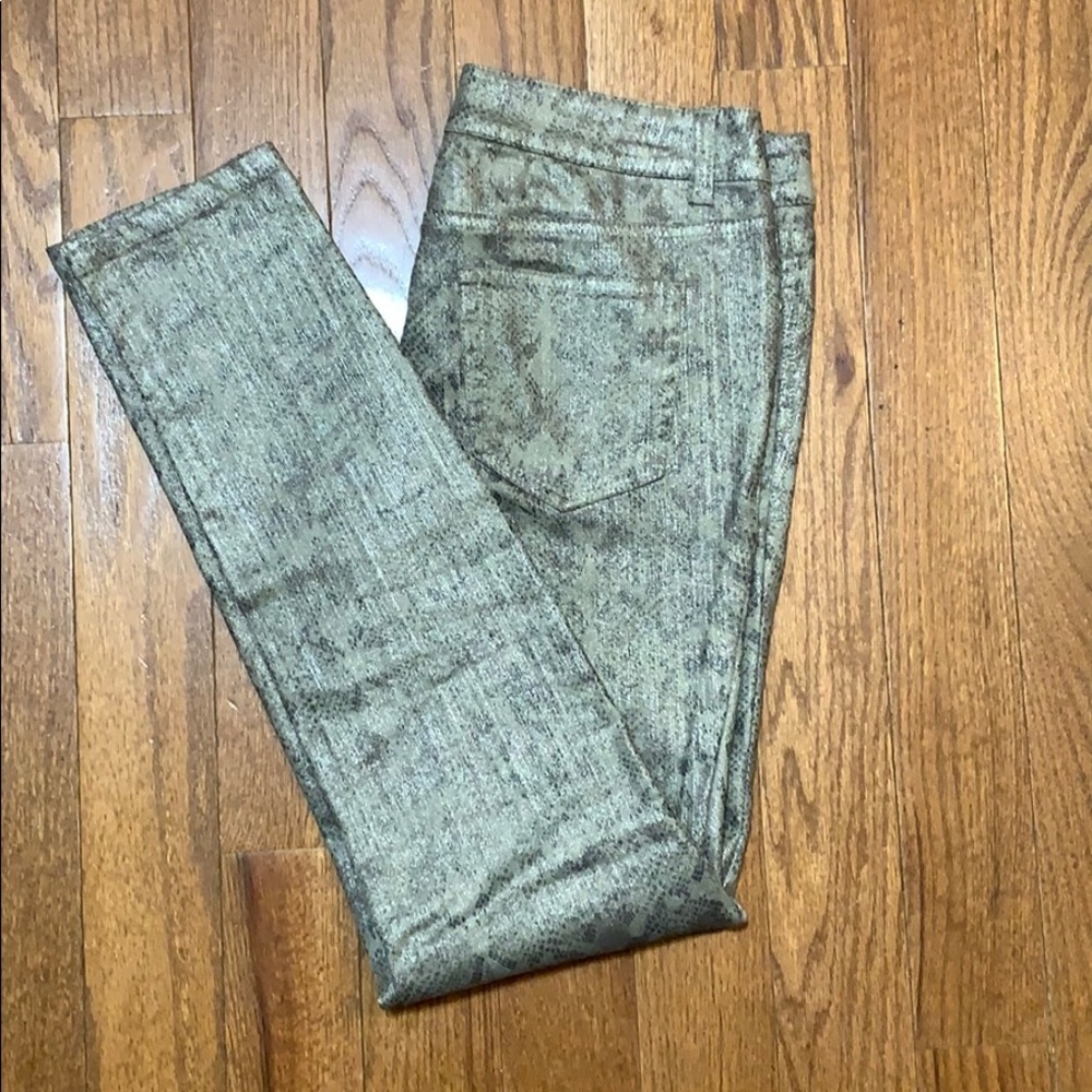 NWOT Metallic Snakeskin Skinny Jeans